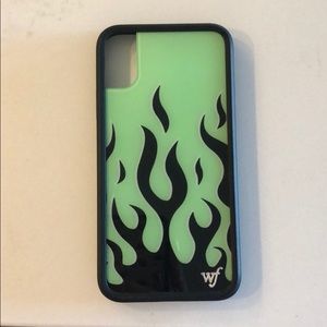 Green & Black Flame Wildflower iPhone X/XS case